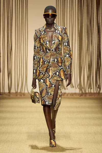 Look 26